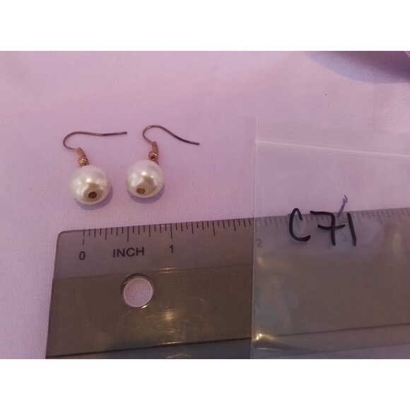 Vintage Elegant White Faux Pearl Drop Earrings With Gold Tone Hooks - Picture 3 of 3